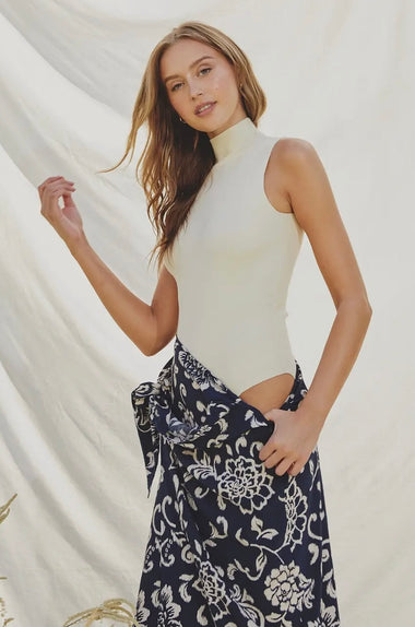 Dress Forum Knitted turtle neck sweater Cream Bodysuit