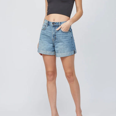 Hidden 4” medium dark mom short